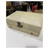 Jewelry box 13ï¿½ x 8ï¿½