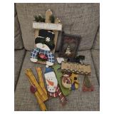 Lot of 4 Wood Christmas decor pieces