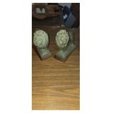 2 Lion 8x6in  Resin figurines/sculptures (wood