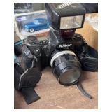 Nikon 6006 35mm film camera with flash unit
