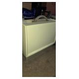 Singer Sewing machine with carring case