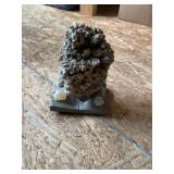 Onyx cave decorative rock display cracked base