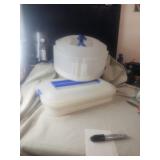 2 TubberWare Cake/CupCakeCarriersWhite With