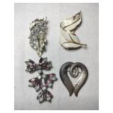 4 vintage brooches