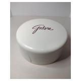 Galore bath powder (cracked lid )
