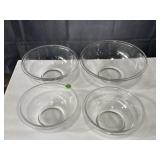 Clear Pyrex nesting mixing bowls, set of 4