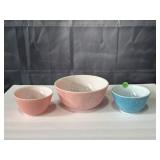 Pyrex mixing bowls (2) 1 1/2qt #401 bowls and