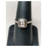 14K white gold ring Marked 14K    size 6 .070oz