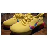 Very lightly used womens size 10 Nike running