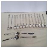 Tea spoons and other spoons and forks Oneida,