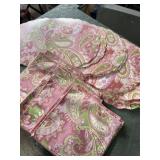 Placemats and cloth napkins