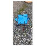 Folding wheelbarrow