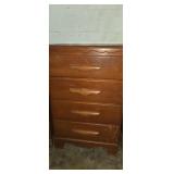 Chest of drawers , upright 4 drawer 29x17x44in