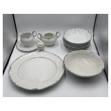 Seyei Fine China in the 'Baronet' pattern 14 pcs
