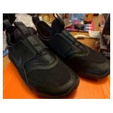 New in box kids size 13.5 Nike flex runners
