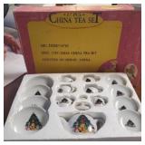 Vintage porcelain kids 17 piece China tea set.