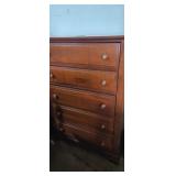 Vaughan -Bassett furniture 5 drawer dresser chest