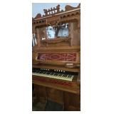 Hamilton pumped organ made i. Chicago 2 pc ,