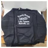 Lg Sandy Beach lake freeman crew neck  vintage