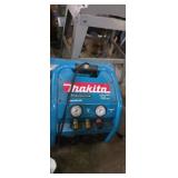 Mikita pneumatics model mac2400 2.5hp 90psi twin