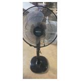 Amazon basics pedestal fan