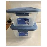 2-2 quart plastic tubs with locking lid