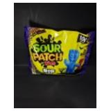 100 piece 19 oz bag Sour Patch Kids gummies