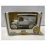 Ertl 1913 Model T coin bank die cast metal
