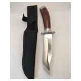 Defender Xtreme hunting knife w/sheath 5.5 "