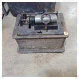 Edison cylinder phonograph needs some work