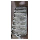 Aluminum Wagner ware Krusty Korn Kobs pan