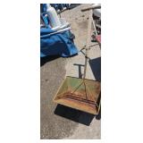 Spreader metal tub