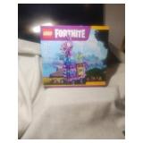Lego Fortnite Supply Lama #77071 691 Pieces
