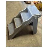 Plastic pet assistance stairs