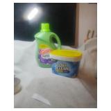 Gain 136 Loads Fabric Softner With Aroma