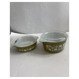 2 pc Pyrex bowls with lids