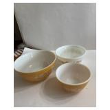 3 pc Pyrex nesting mixing bowls