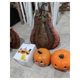 Airflow pumpkins, 2 light up & metal stand up