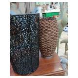 Wicker floor or table lamp 17" tall. Black metal