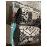 4 Twin comforters