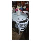 Wicker table with glass top and 2 matching round