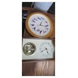 Quartz wall clocks