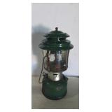 1978 Coleman lantern model 220h had cracked glass