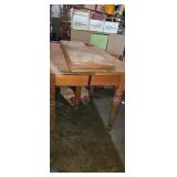 Wooden drop leaf dinning table with 2 leafs no