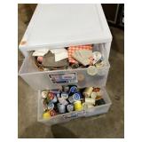 Two sterilite Benï¿½s full of thread
