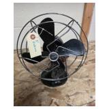 Eskimo  8" Desk Fan