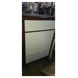 Painted chest of drawers with missing knobs