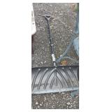 Snow shovel