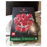 LEGO BOTANICALS BOUQUET OF ROSES BRAND NEW IN