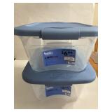 2-2quart Plastic tubs with locking lid